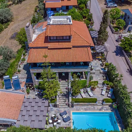 Flaminio, Nilie Hospitality Mgmt Malakondas
